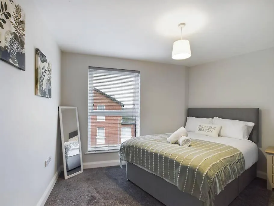 Contemporary 2-Bedroom Apartment Belfast