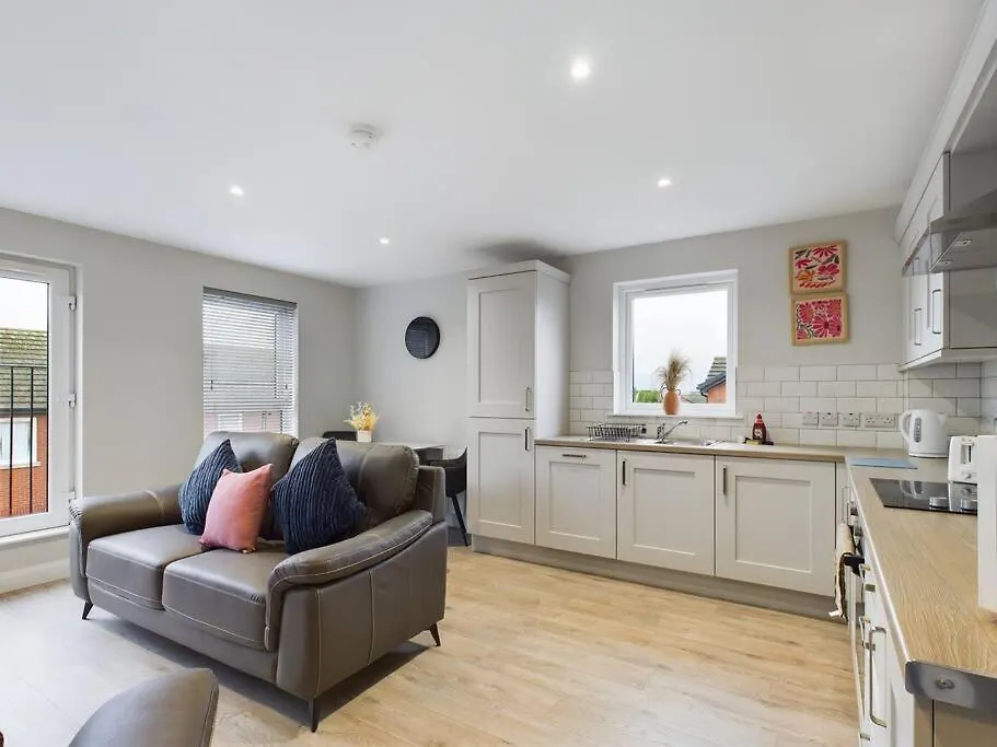 Contemporary 2-Bedroom Apartment Belfast